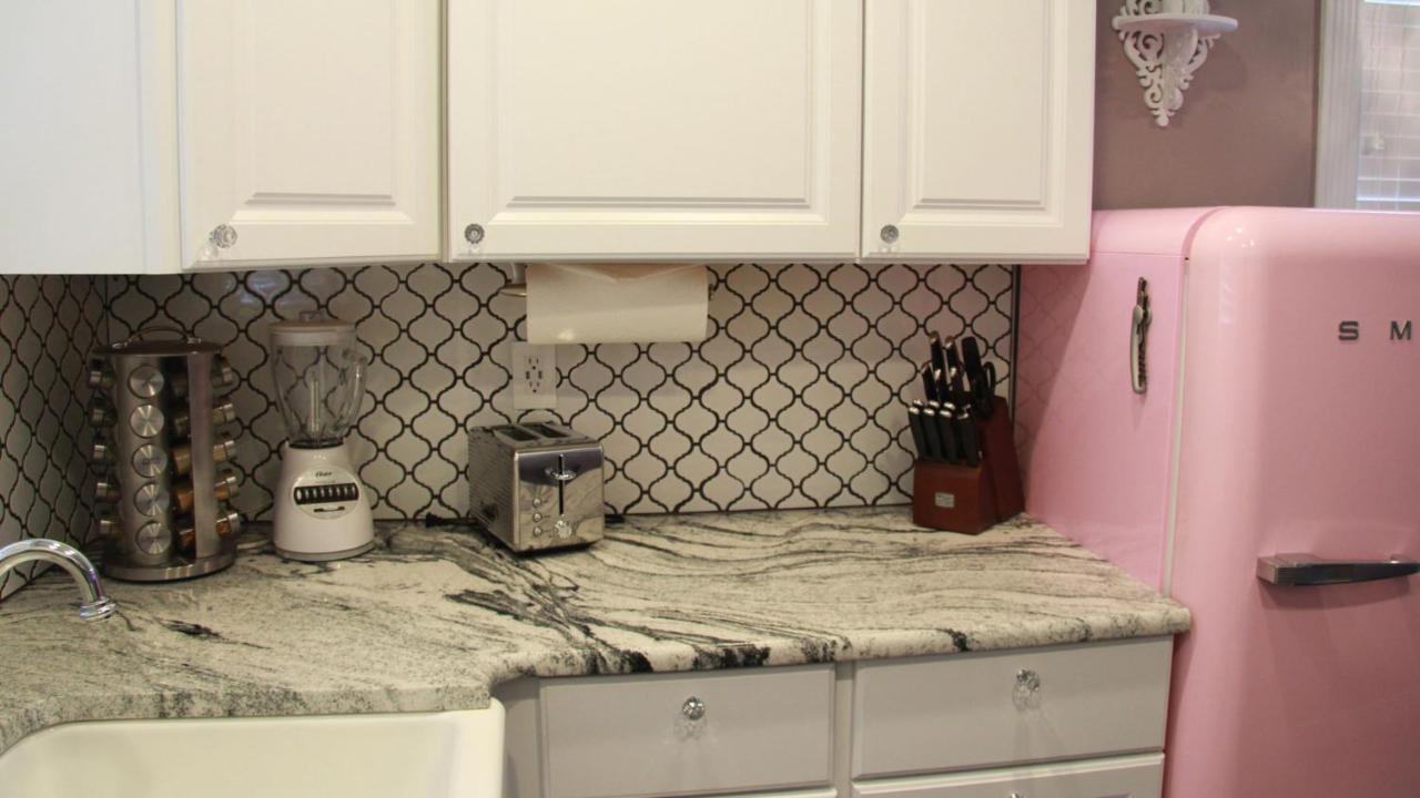 The Pink Fridge Apartment Whitefish Exterior photo